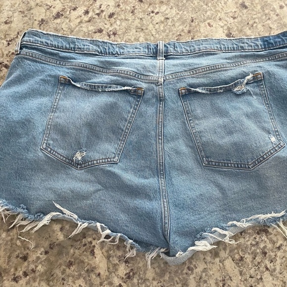 ABERCROMBIE Curve love jean shorts- size 24 - Picture 2 of 3
